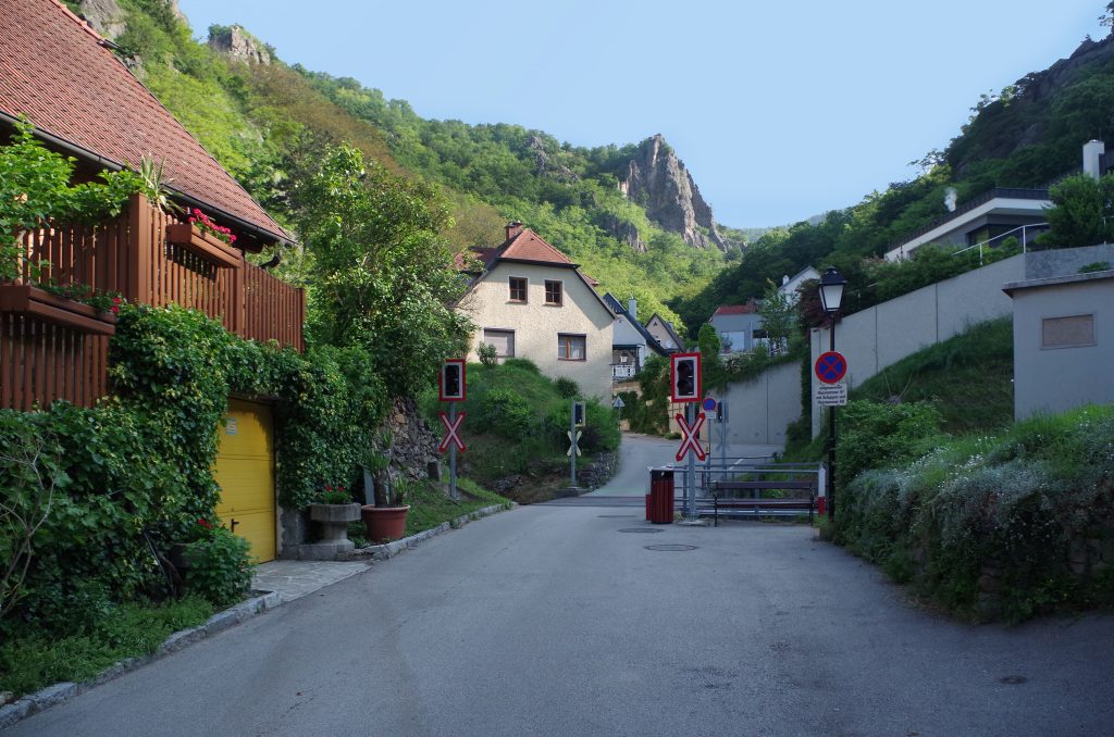 A railroad crossing on a tiny road in Dürnstein