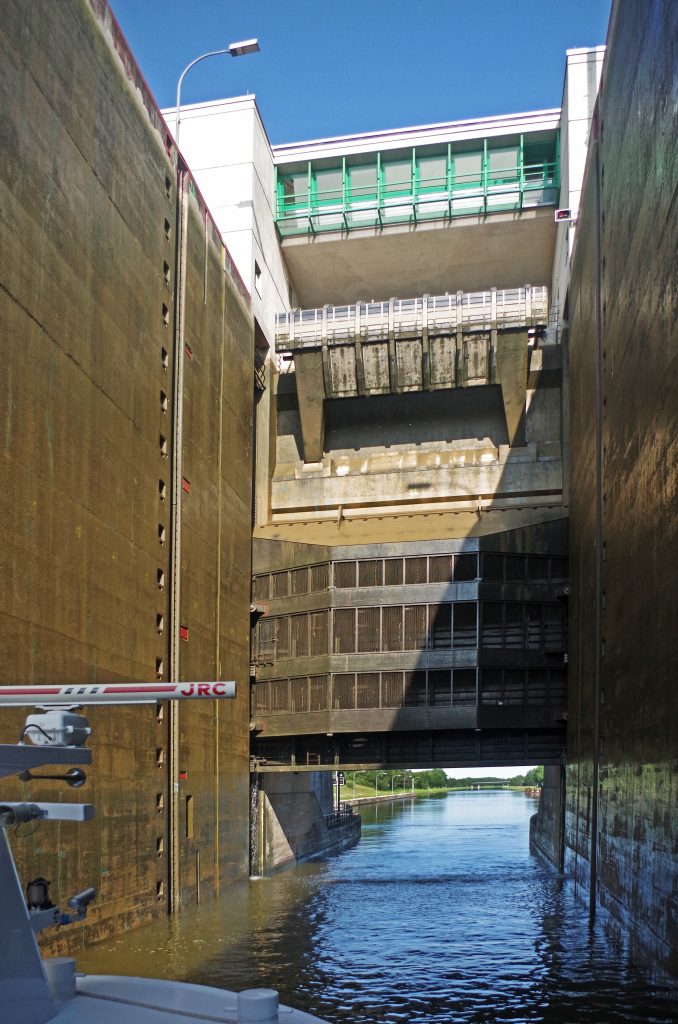 Tall lock on the Rhine-Main-Danube Canal