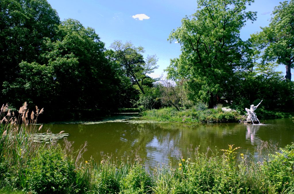 A small hideaway in the Cologne Botanical Gardens