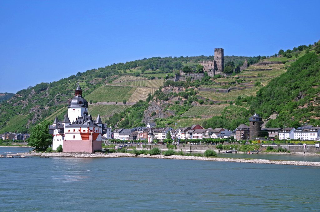 Cruising along the Rhine from Cruising by Rüdesheim to Cologne